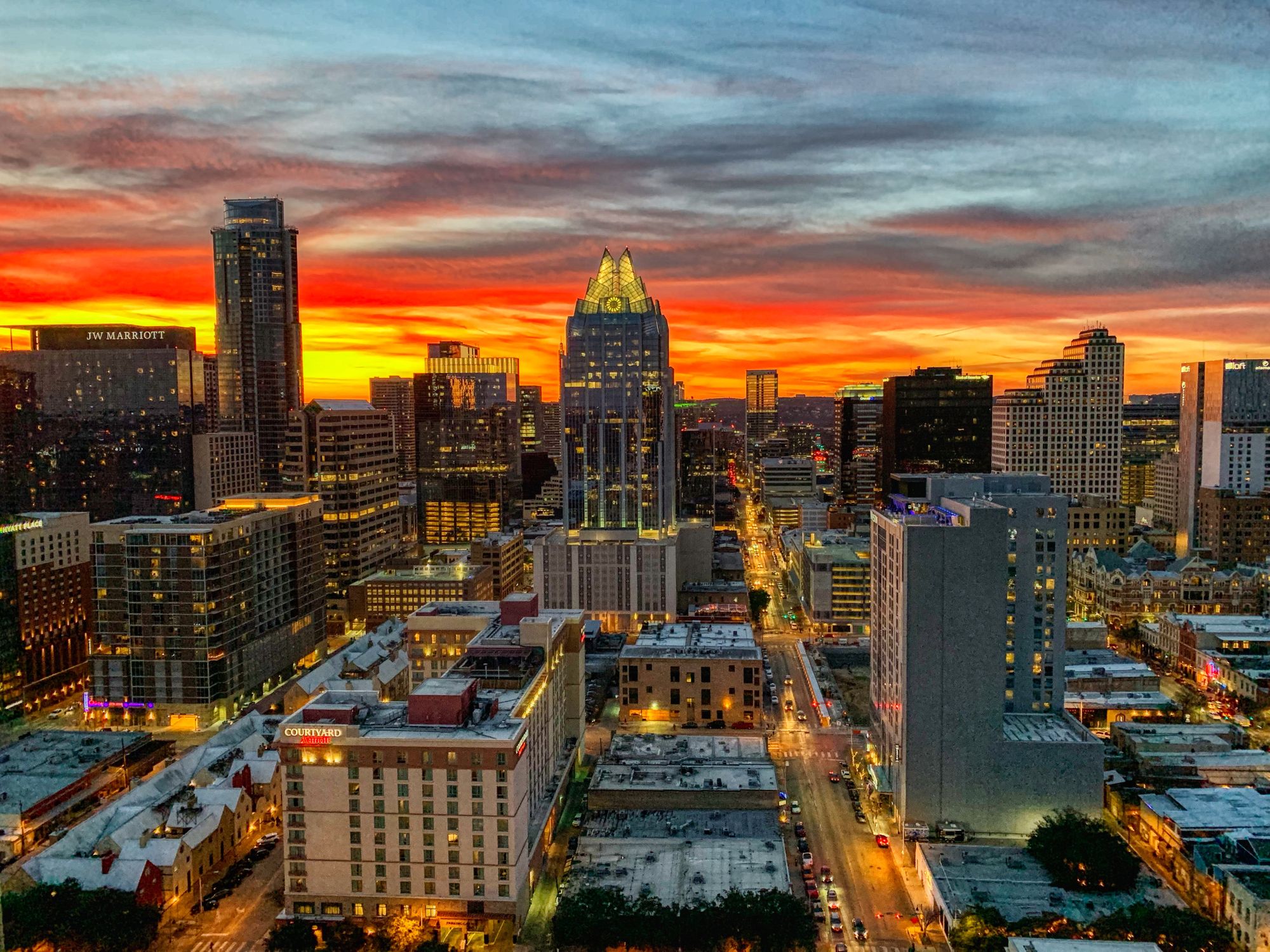 stunning-sunset-in-downtown-austin-tx